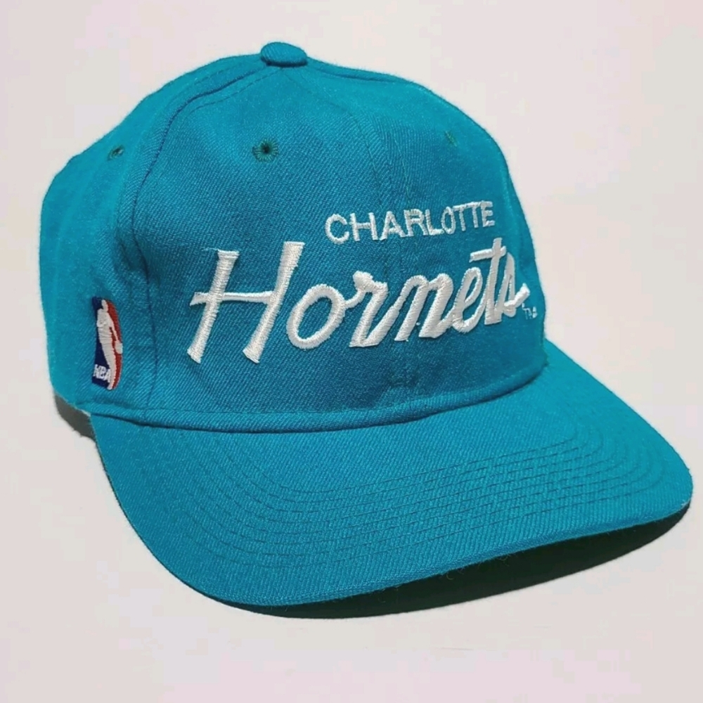 VTG 90s Charlotte Hornets Snapback Script Hat